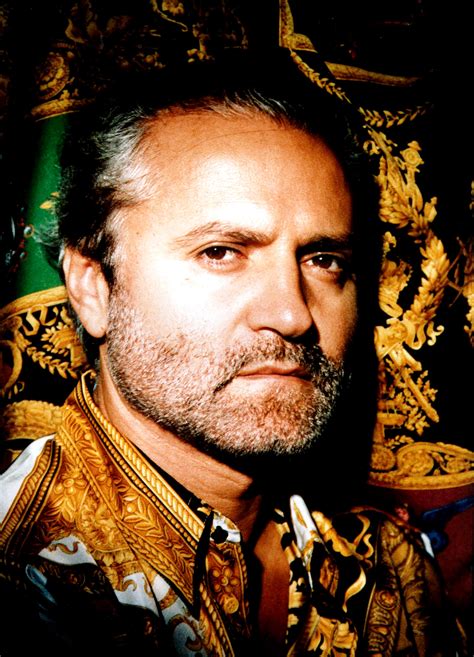 vogue on gianni versace pdf|Vogue on: Gianni Versace: Vogue on Designers .